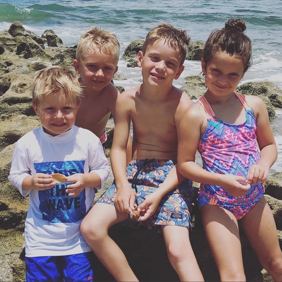 Meet your Posher, Amanda - Picture 3 of 6